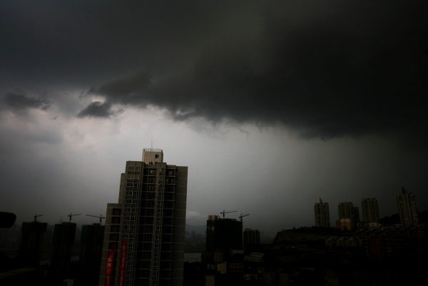 Nuvole sopra la città  di Chongqing il 23 agosto 2007. (Foto della Cina/Immagini Getty)