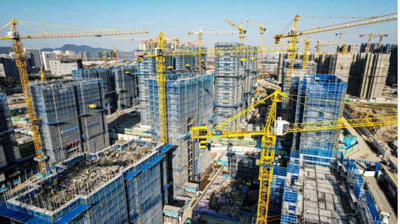 La vista aerea degli edifici residenziali in costruzione da parte della Vanke a Hangzhou STR/AFP tramite Getty Images