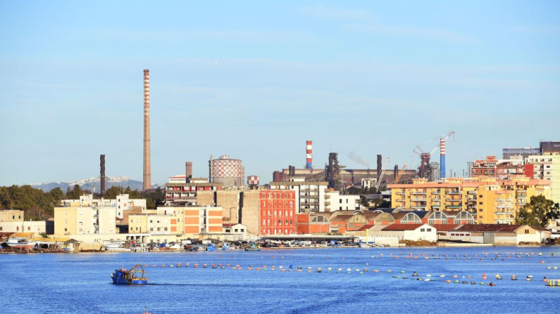 Ex Ilva in una immagine di repertorio. Foto: ANDREAS SOLARO / AFP) (Photo by ANDREAS SOLARO/AFP via Getty Images)