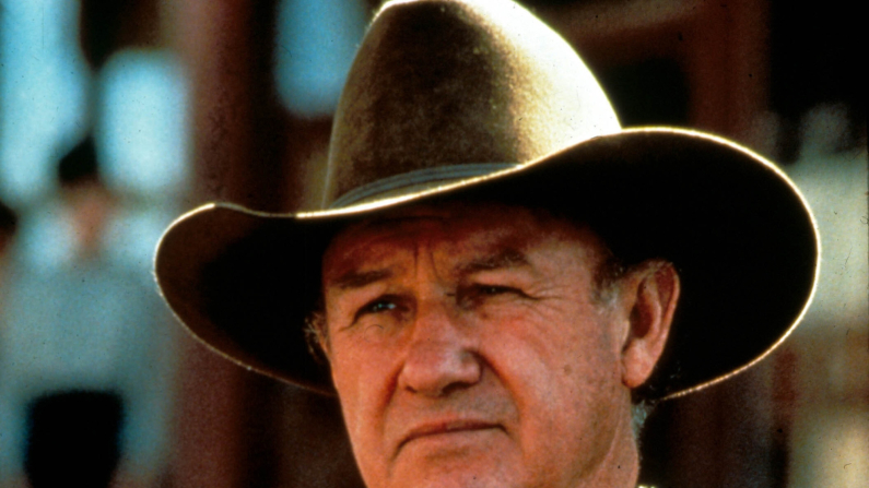 Gene Hackman ne "Gli Spietati" (Unforgiven), del 1992, diretto da Clint Eastwood (foto: Cover Images via ZUMA Press, via Ansa)