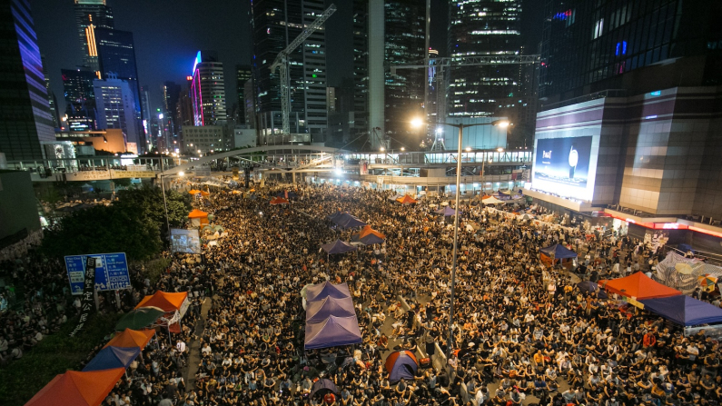 Dimostranti filodemocratici a Hong Kong nel 2014 (foto di repertorio, Benjamin Chasteen/The Epoch Times)