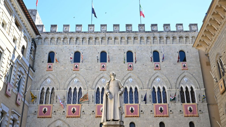 Palazzo Salimbeni, sede del Monte di Paschi di Siena.  (foto: Alberto Pizzoli/AFP via Getty Images).