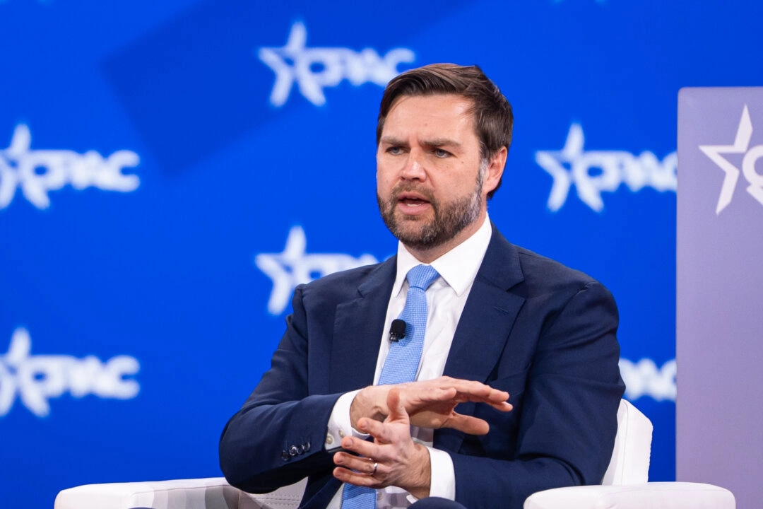 JD Vance al Cpac: siamo vicini alla pace