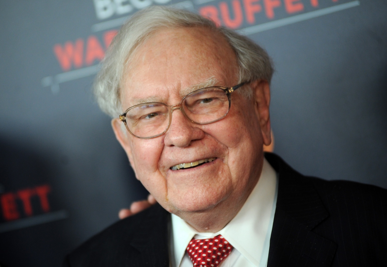 Warren Buffett paga le tasse e manda un messaggio allo Zio Sam