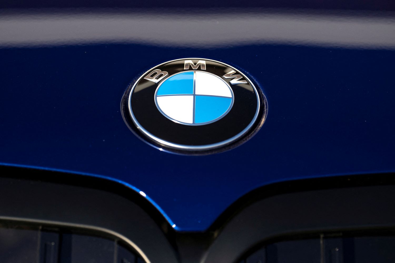 Dazi «da incubo» da 1 miliardo per BMW, e l’Europa si arrabbia