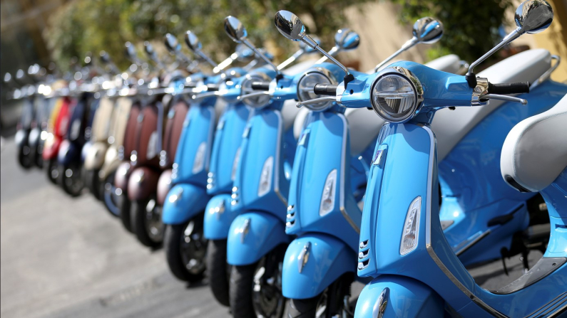 Delle Vespa Primavera. Foto: REUTERS/Alessandro Bianchi/File Photo