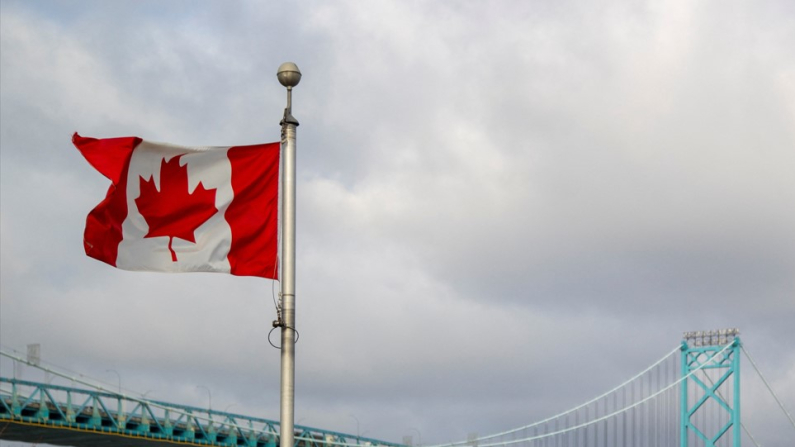 Bandiere del Canada e degli Stati Uniti. Foto: REUTERS/Carlos Osorio/File Photo