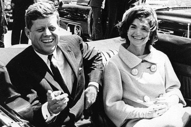 I file desecretati su JFK confermano che la versione ufficiale non regge