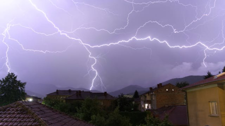 Allerta maltempo in Toscana e in altre sei regioni